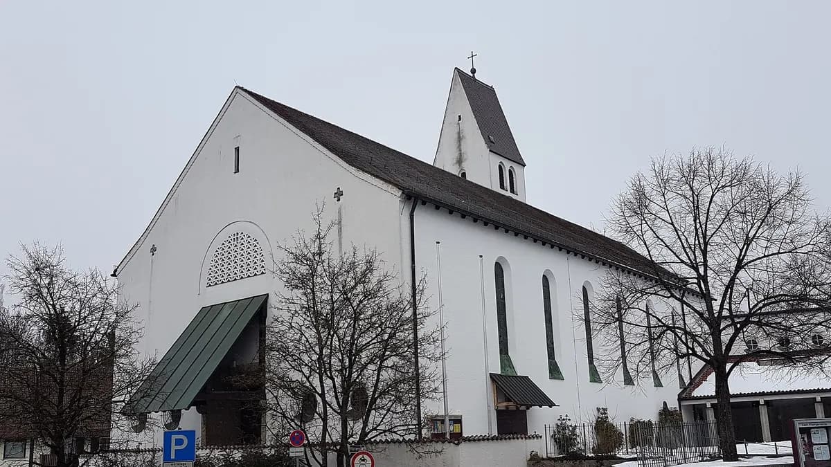 Pfarrkirche St. Benedikt in Gauting
