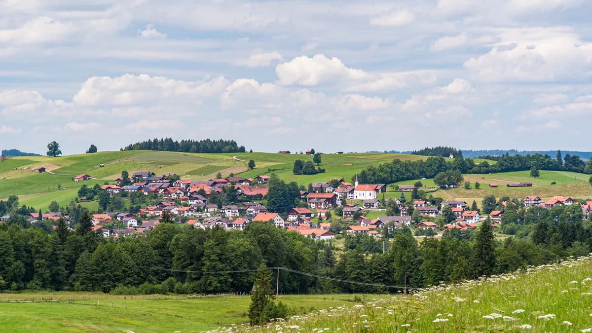 Uferansicht in Saulgrub