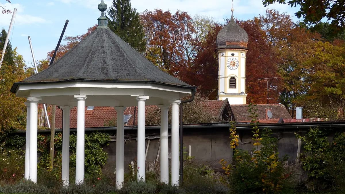 Pavillon im Park der Villa Kalle in Tutzing